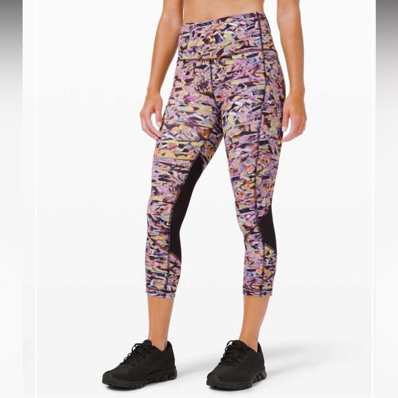 NWT Lululemon Pace Rival High-Rise Crop 22" *SeaWheeze - Picture 1 of 7